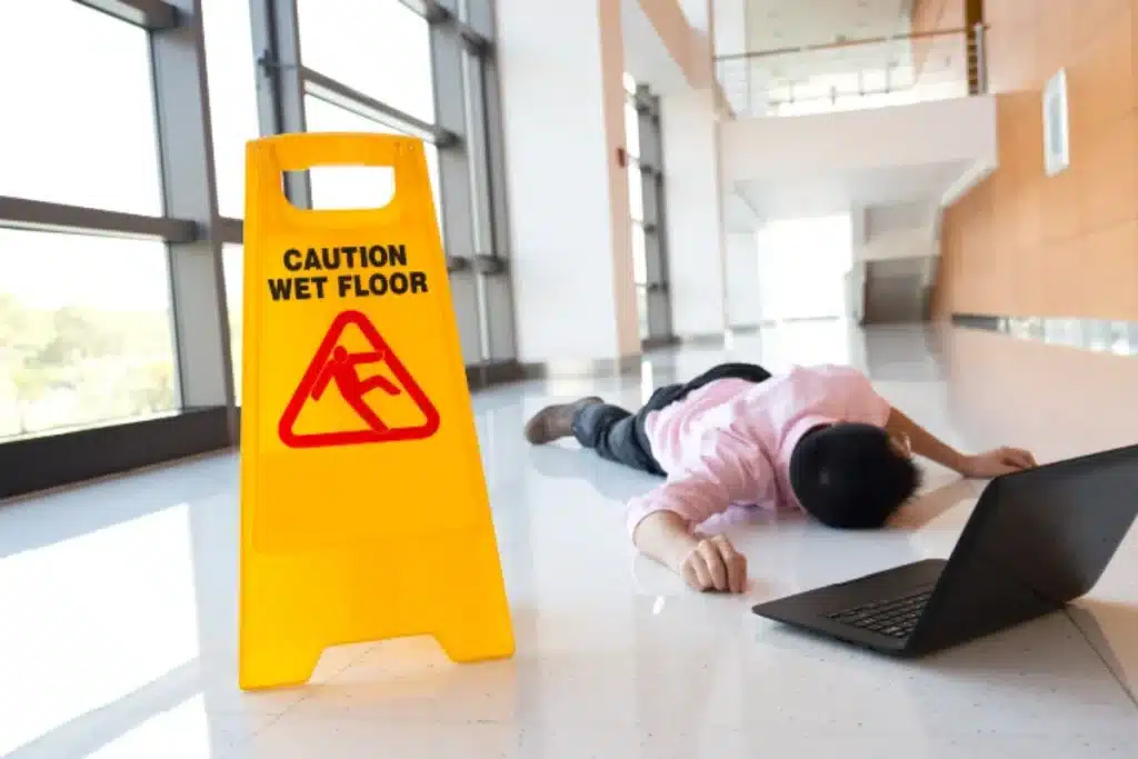 constitutes of negligence in slip and fall incidents