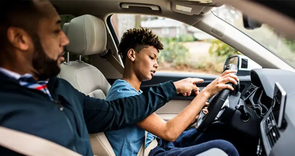 What Is the Legal Driving Age in Texas? 2 the minimum age requirement
